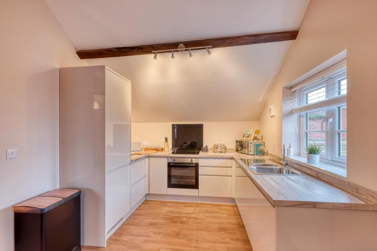 The Station Loft City Centre 1-Bed Apartment Worcester Exterior photo